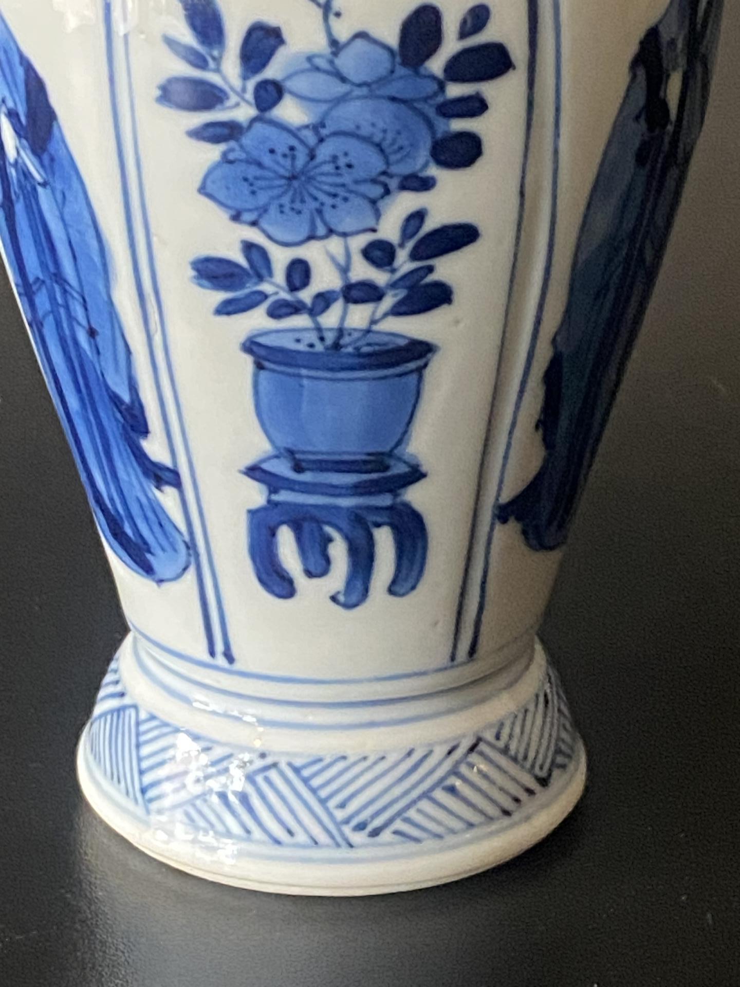 Kangxi theebus met zilveren dop.