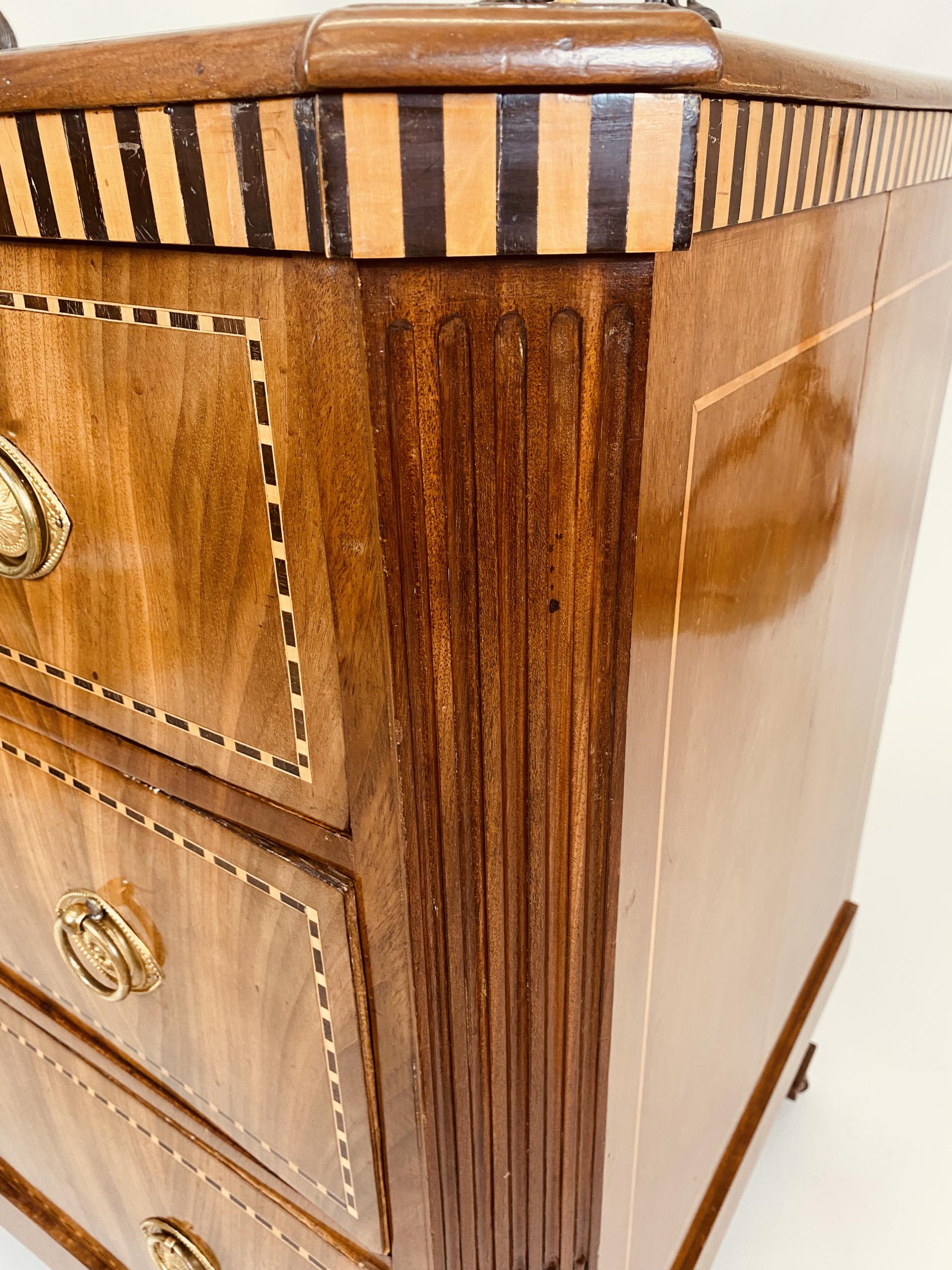 Louis Seize ladenkast | Commode.