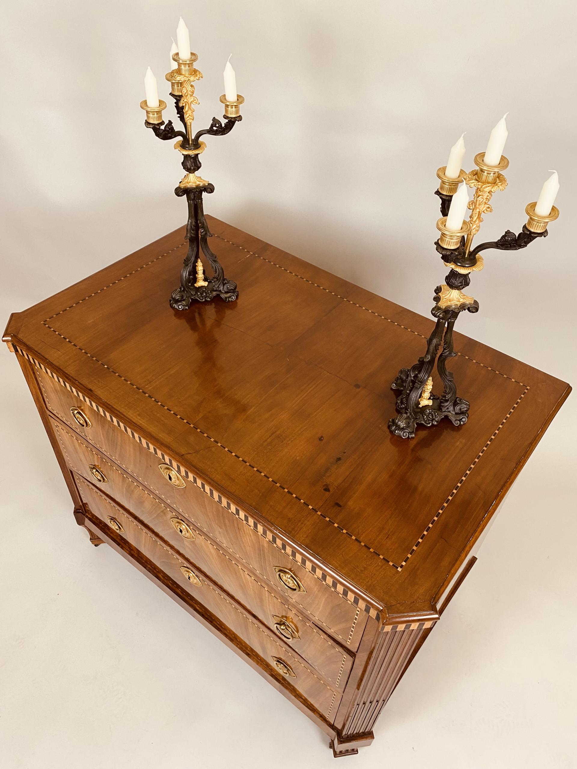 Louis Seize ladenkast | Commode.