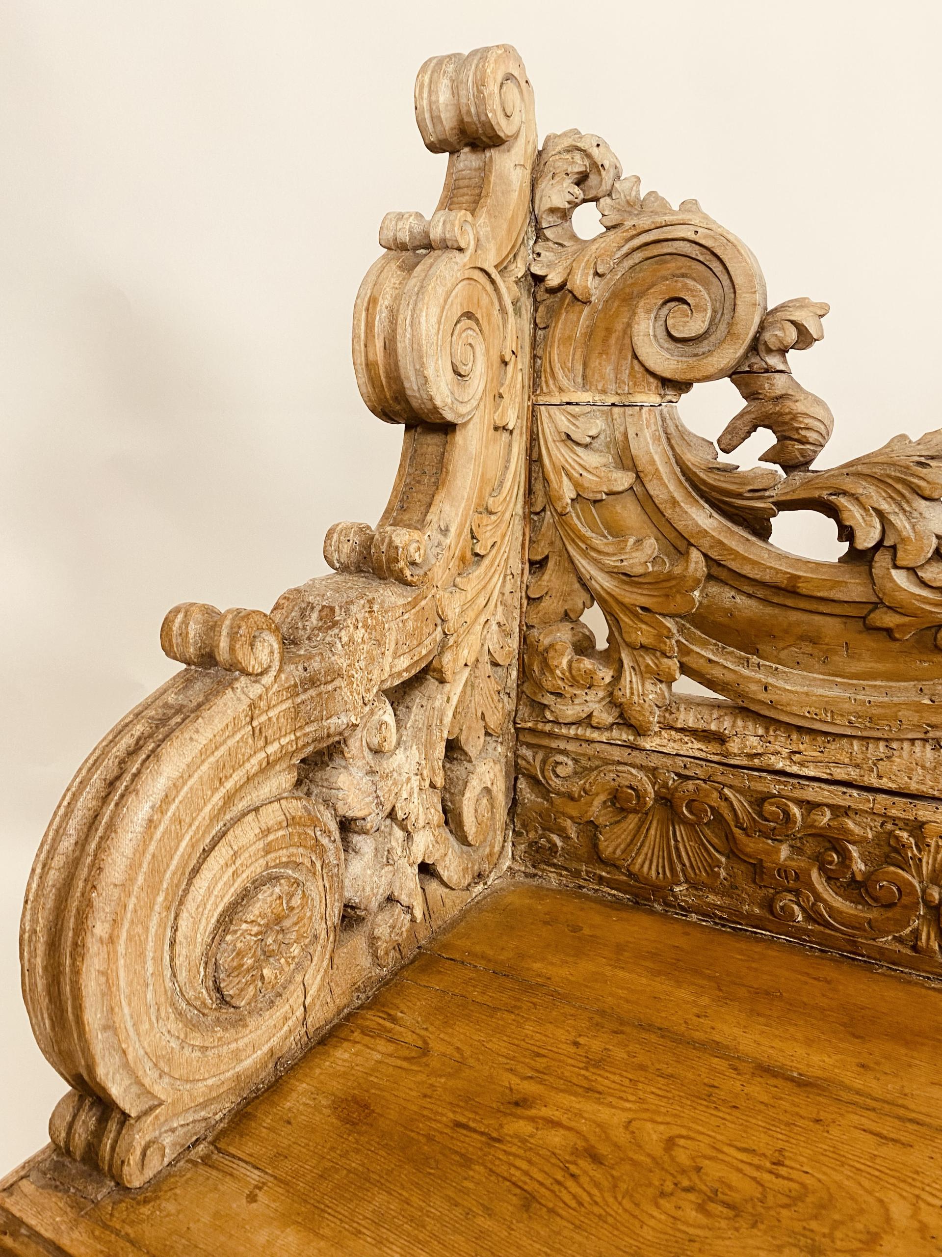 Amsterdamse houten halbank 18e eeuw.