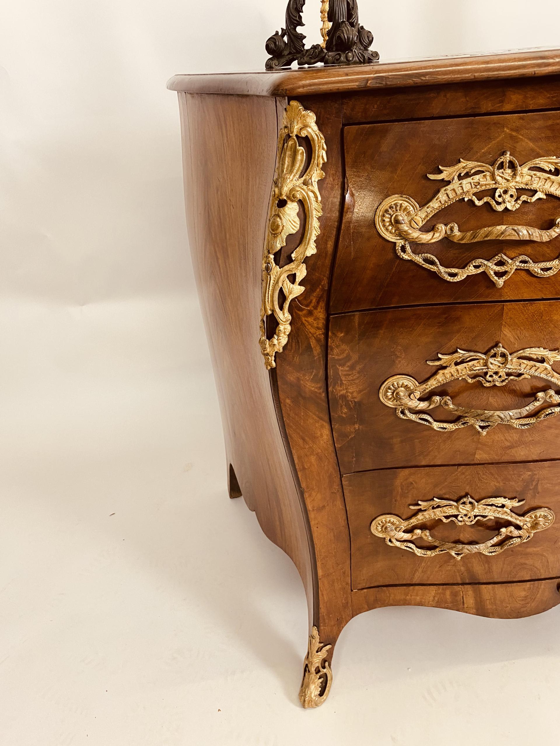Hollandse antieke commode.
