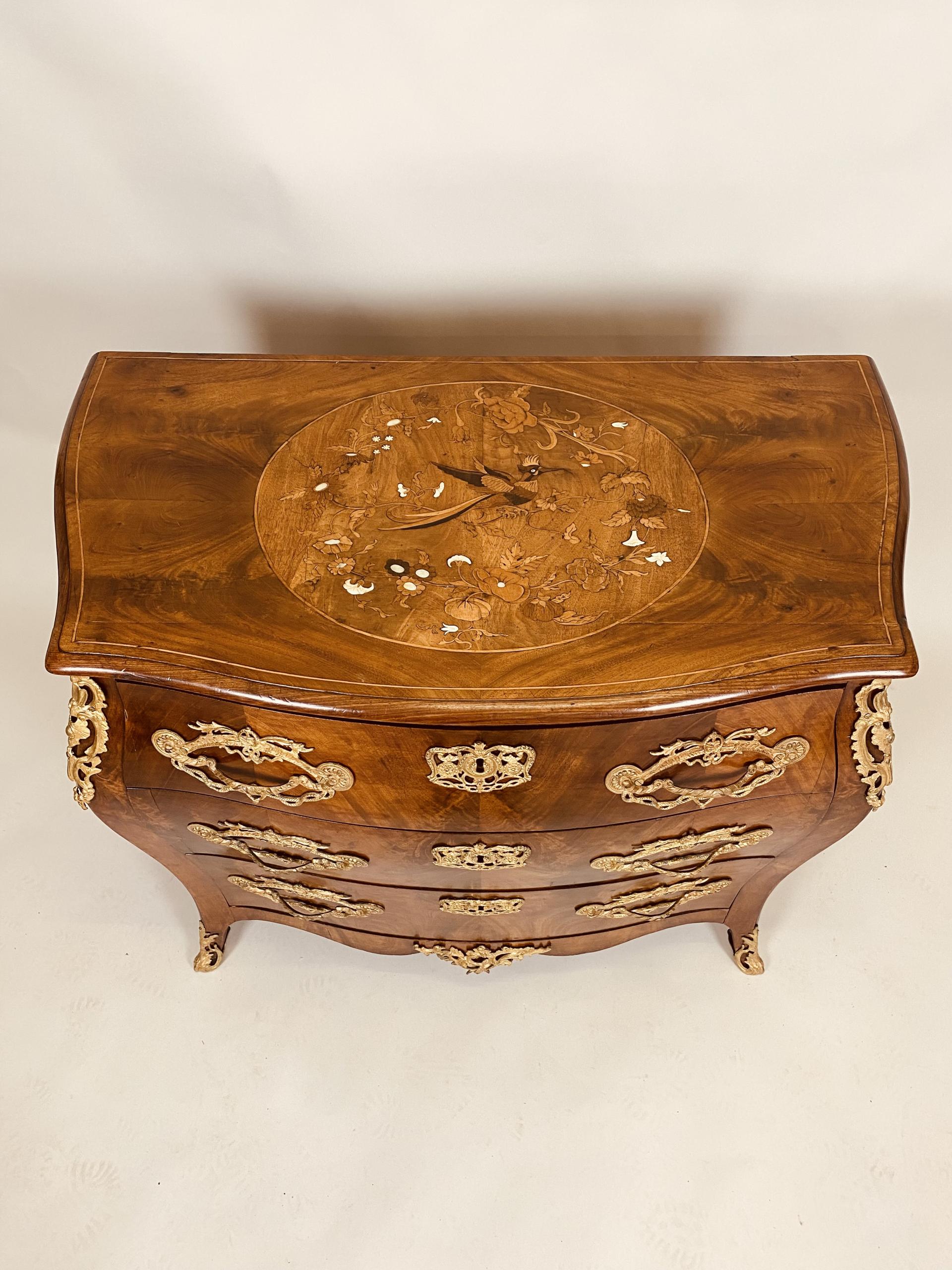 Hollandse antieke commode.