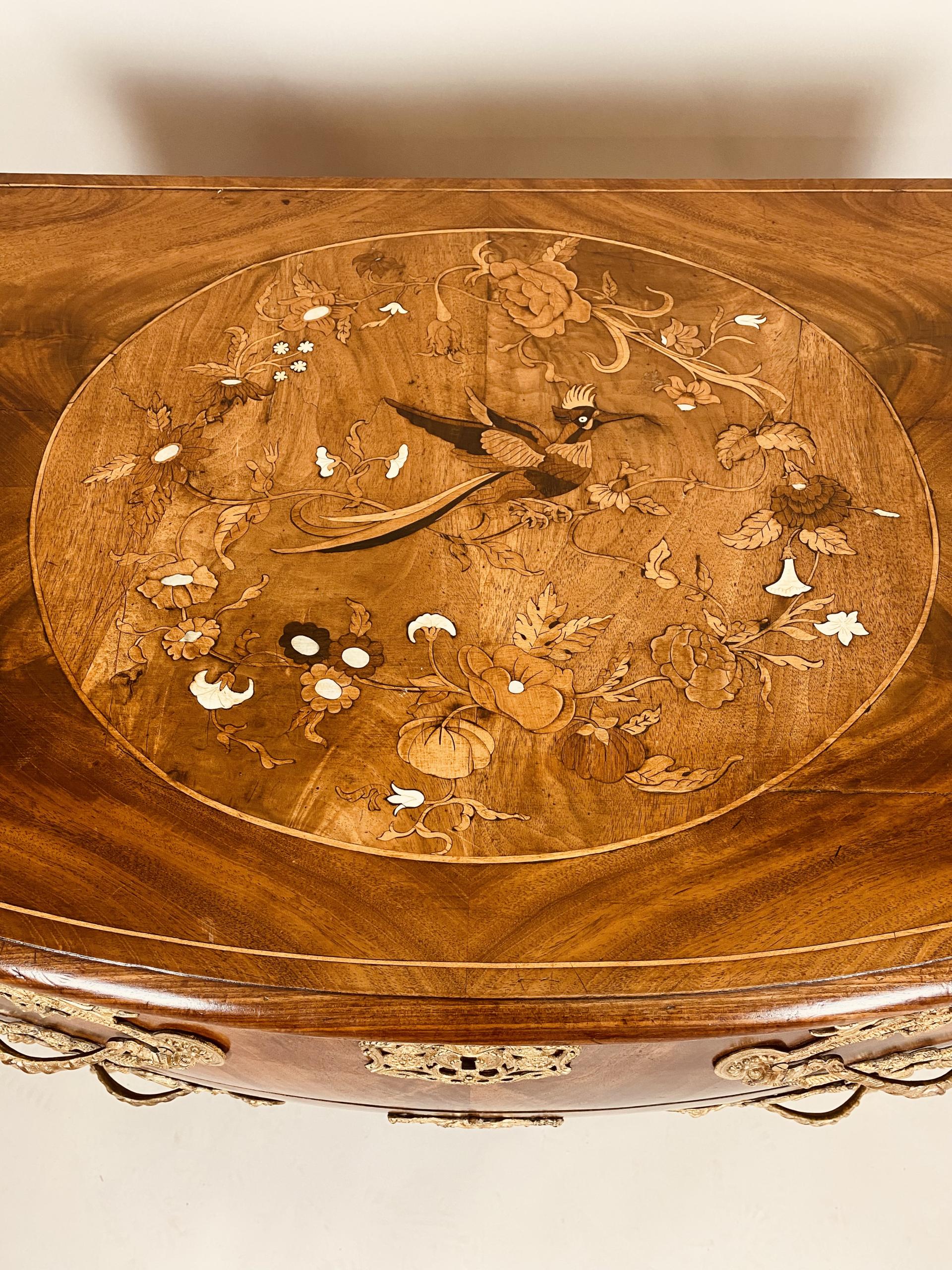 Hollandse antieke commode.