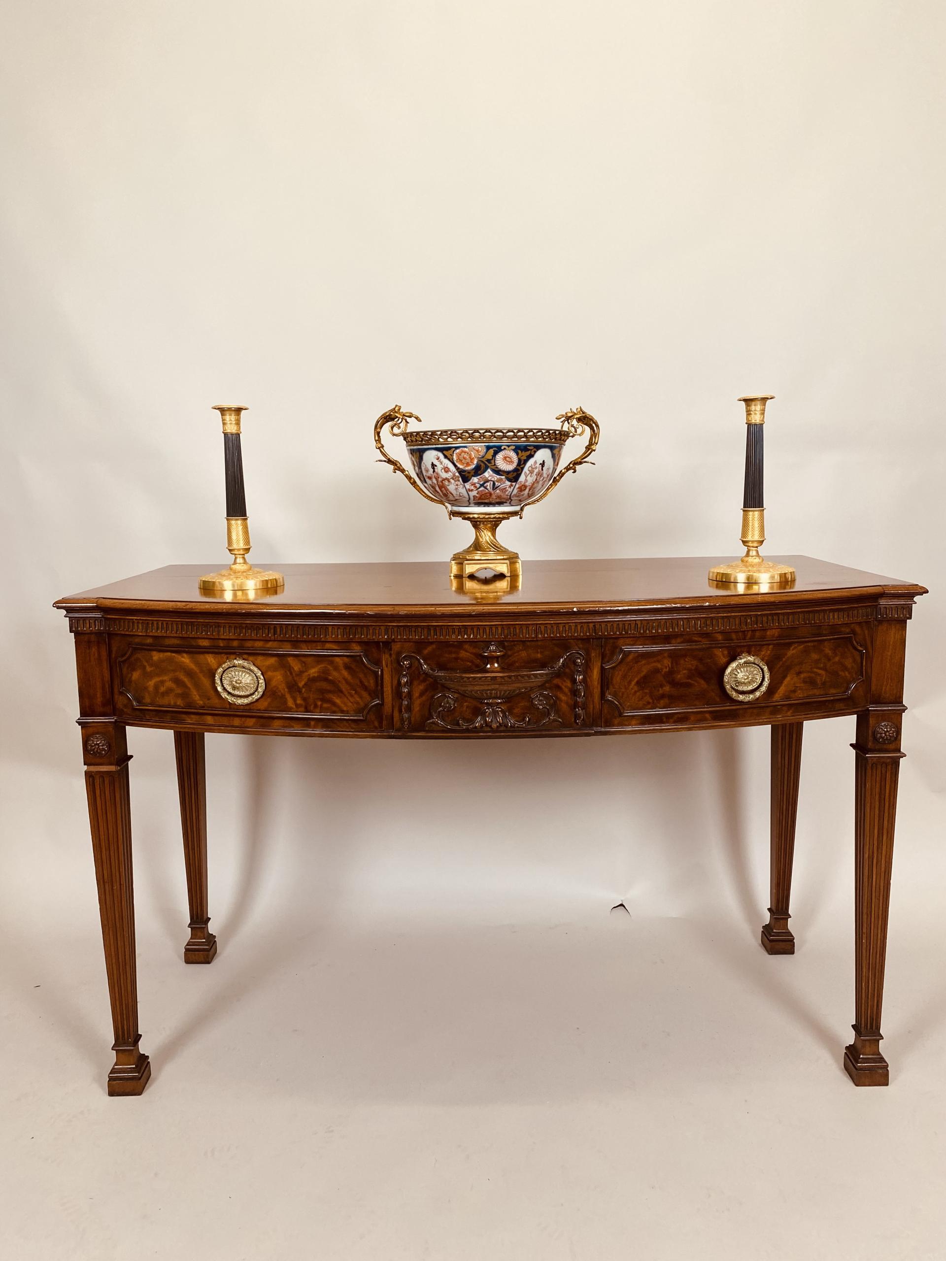 Antieke sidetable mahonie.