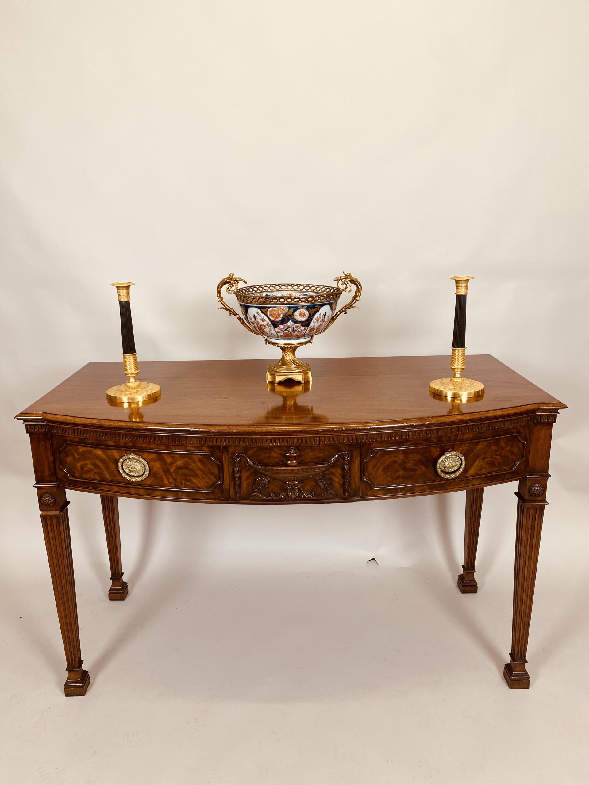 Antieke sidetable mahonie.