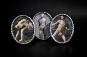 Zilveren fotolijstjes rond